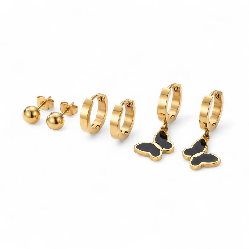 طقم ٣ أزواج حلقان ذهبي مميز: بريمة الكرة الذهبية، حلقات سادة لامعة، فراشة سوداء متدلية فاخرة. من الستانلس ستيل المقاوم للصدأ، لإطلالة لامعة وعصرية. - Image 1